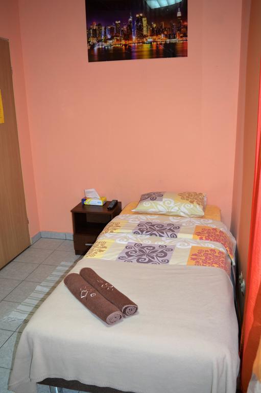 Honey Hostel Krasków Rum bild