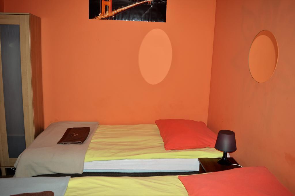 Honey Hostel Krasków Exteriör bild