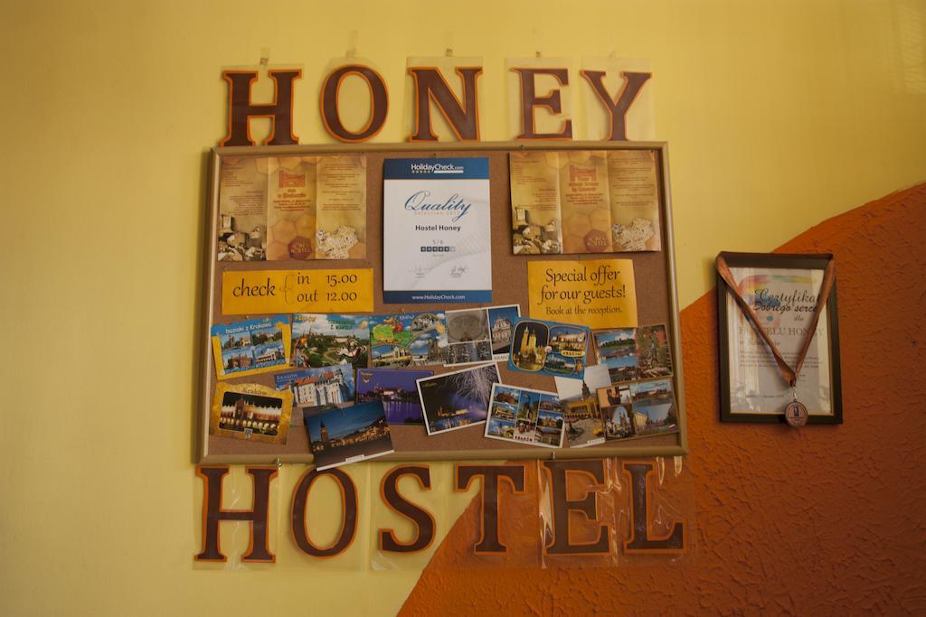 Honey Hostel Krasków Exteriör bild